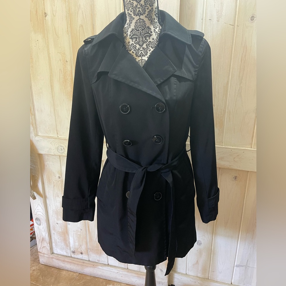 London Fog Button Front Trench Coat With Belt Size SP Black
